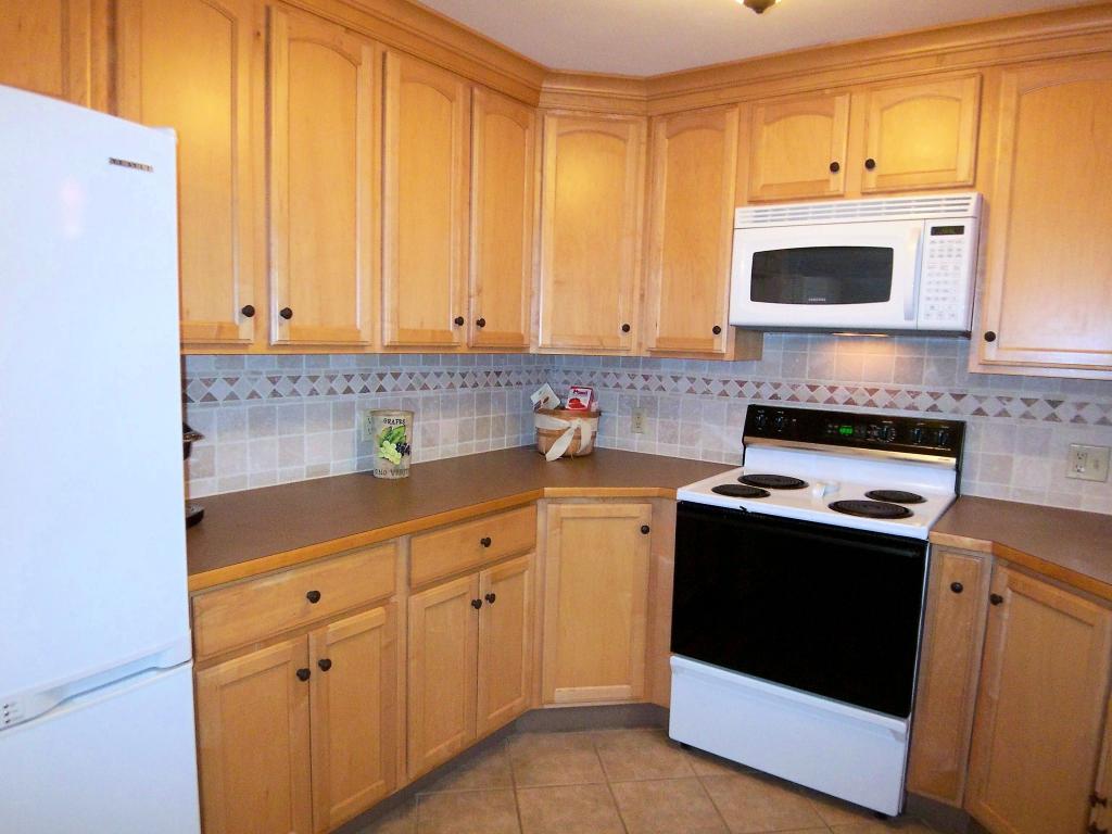 4 Smith Avenue Exeter, NH 03833 - Photo 7 of 22