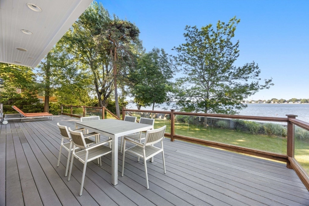 358 Rock Island Road Quincy, MA 02169 - Photo 10 of 40