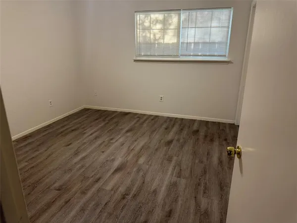 $1,500 | 500 Renee Drive, Irving, TX 75061