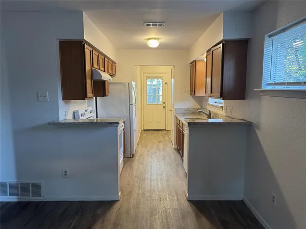 $1,500 | 500 Renee Drive, Irving, TX 75061