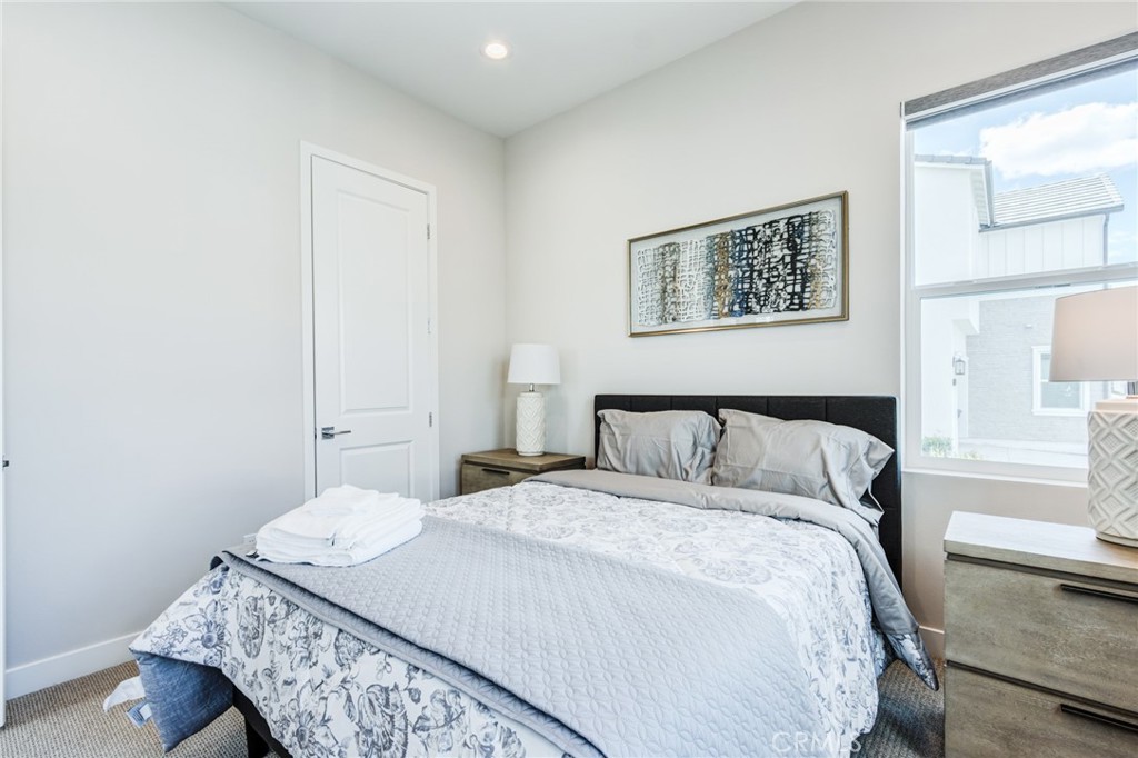 260 Holliston Lake Forest, CA 92630 - Photo 14 of 63