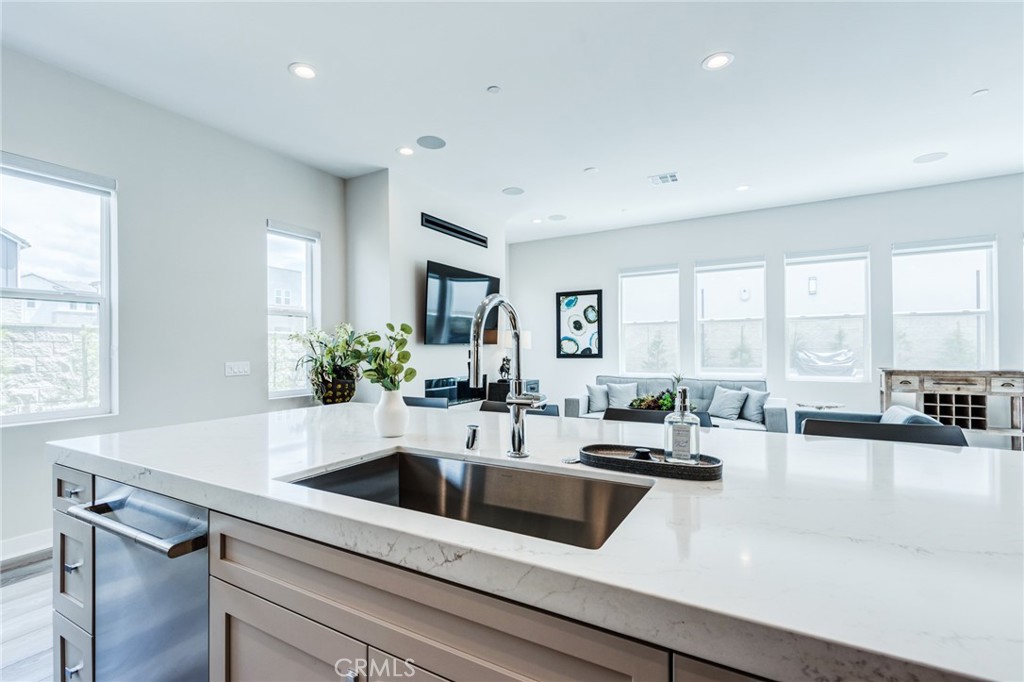 260 Holliston Lake Forest, CA 92630 - Photo 28 of 63