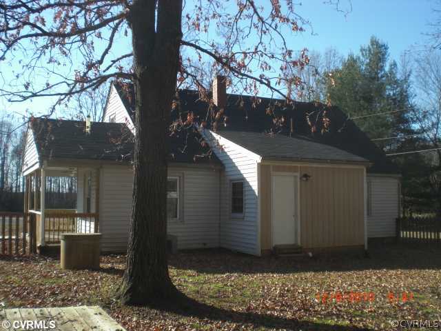 2088 Broad St Road Maidens, VA 23102 - Photo 2 of 9 a view of a house with a yard