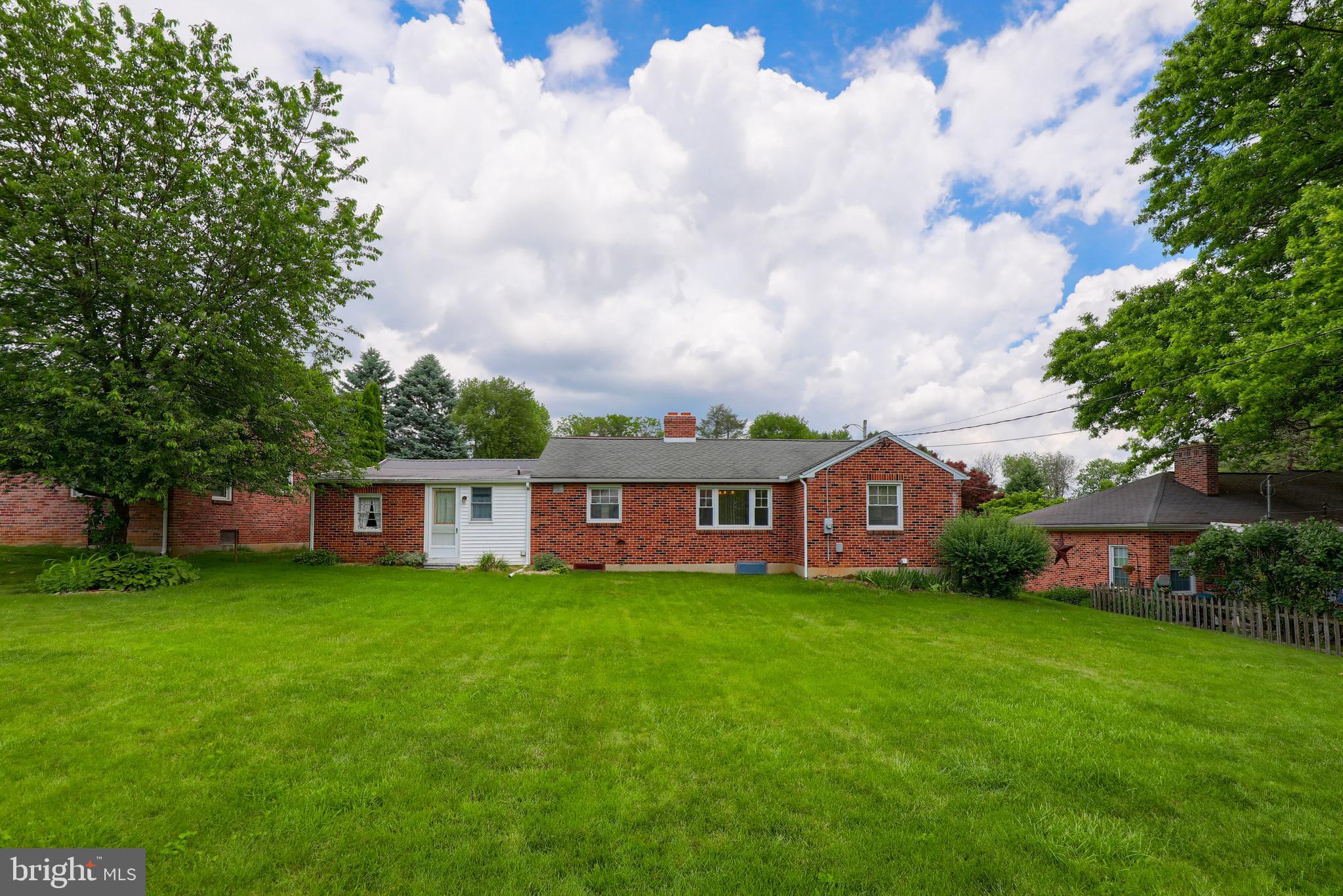 1162 Southern Road York, PA 17403 - Photo 6 of 32 Gallery Image 6
