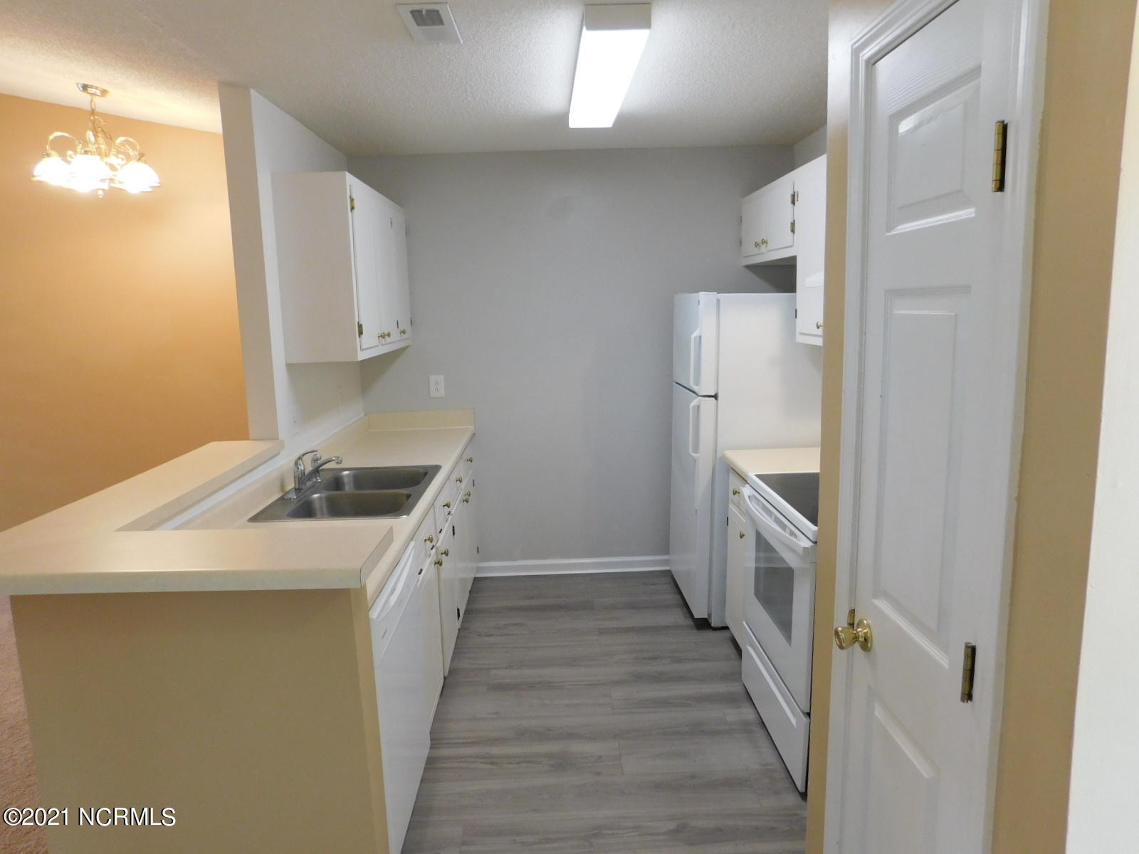 121 Jerrett Lane Havelock, NC 28532 - Photo 2 of 18 DSCN3078