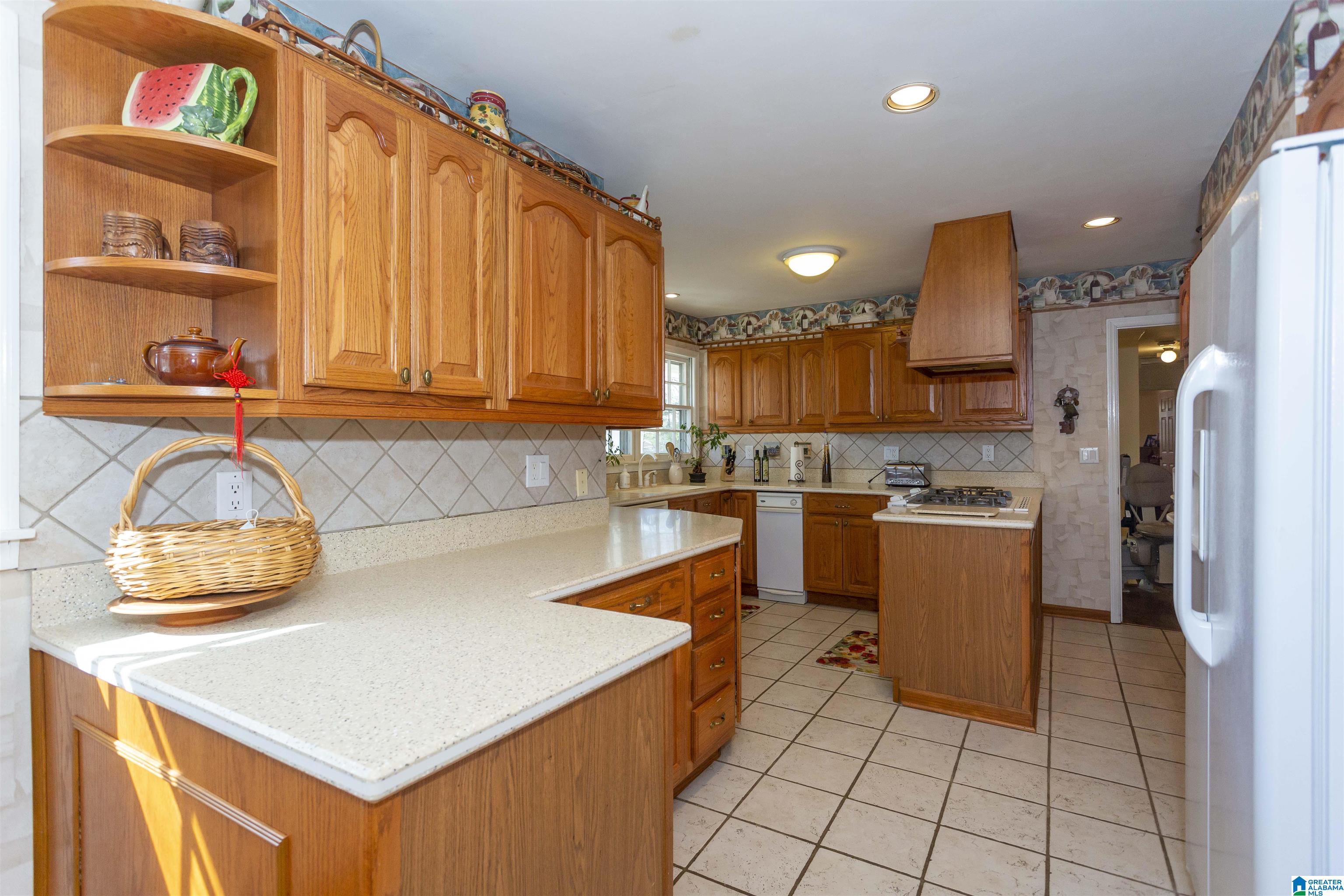 405 Hillyer High Road Anniston, AL 36207 - Photo 15 of 50