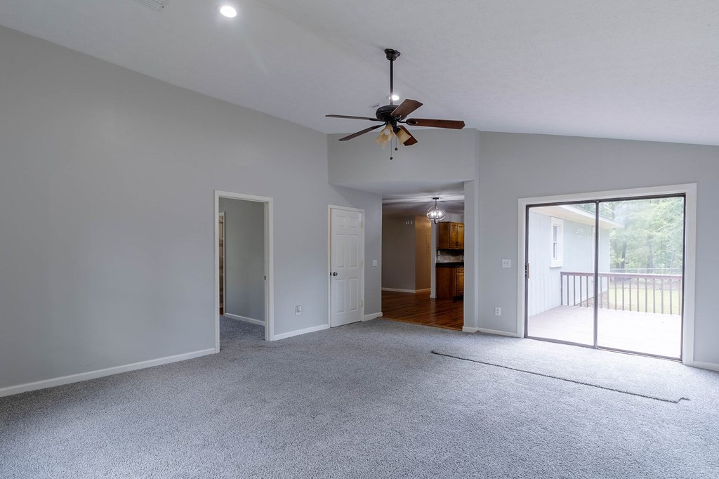 371 Walker Road Cataula, GA 31804 - Photo 4 of 27 Gallery Image 4