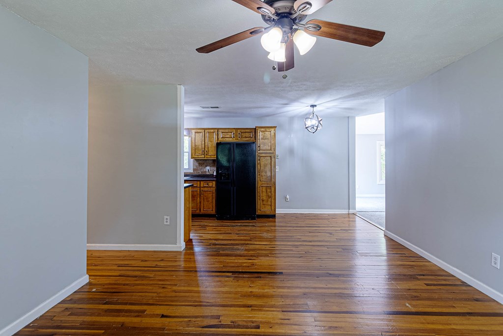 371 Walker Road Cataula, GA 31804 - Photo 6 of 27 Gallery Image 6