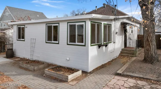 $1,700 | 140 Garden Street, Unit 1/2, Prescott, AZ 86305