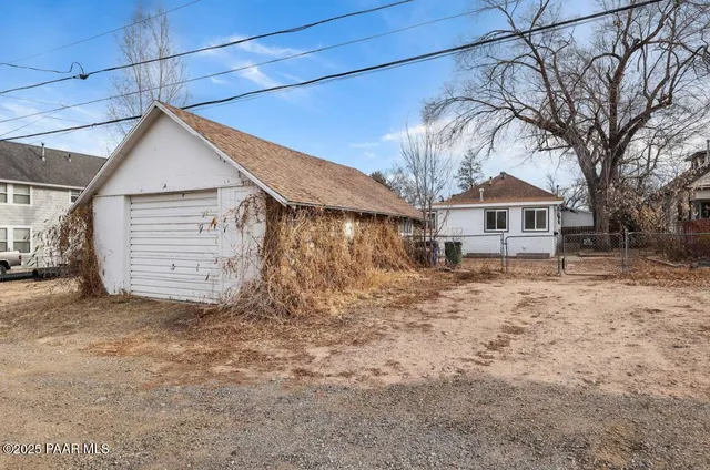 $1,700 | 140 Garden Street, Unit 1/2, Prescott, AZ 86305