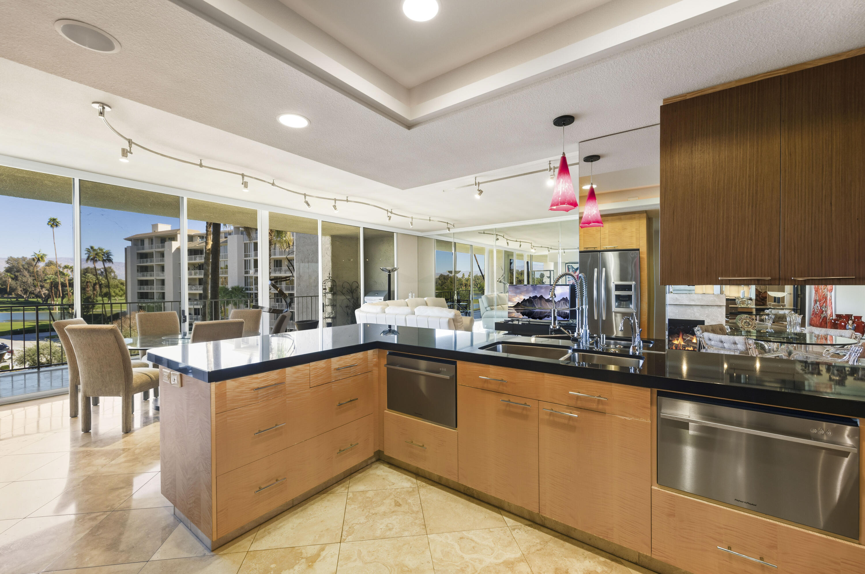 899 Island Drive, Unit 402 Rancho Mirage, CA 92270 - Photo 8 of 40 Kitchen and Dining Area