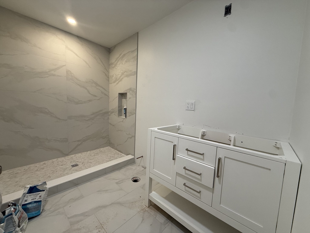 105 Beaconsfield Road, Unit 105 Brookline, MA 02445 - Photo 7 of 14