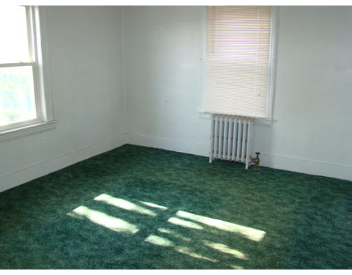 17 Liscomb Street Worcester, MA 01604 - Photo 8 of 11 Gallery Image 8