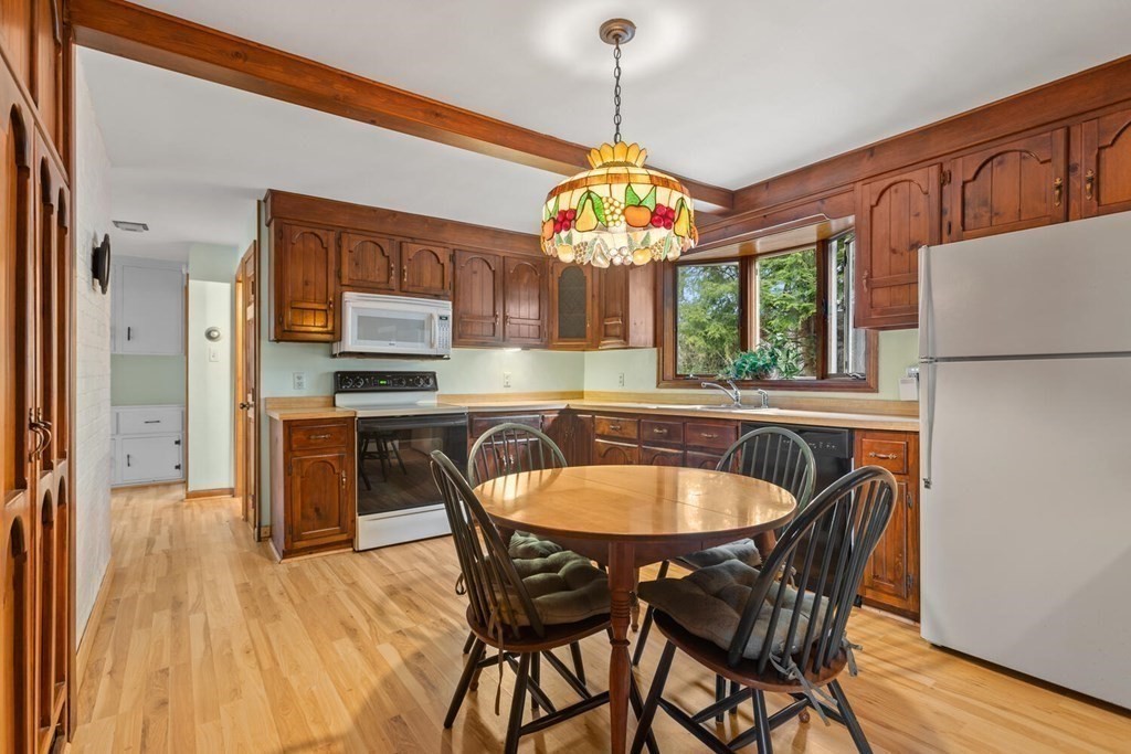 37 Davis Road Methuen, MA 01844 - Photo 11 of 30 Gallery Image 11