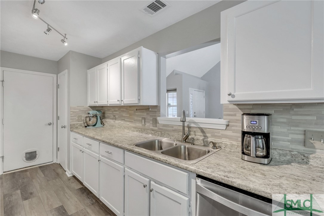 140 Cambridge Drive Savannah, GA 31419 - Photo 14 of 33