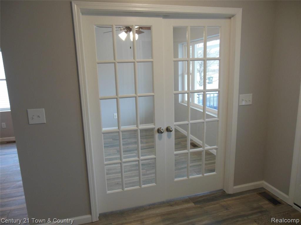 3298 Harrison Avenue Rochester Hills, MI 48307 - Photo 3 of 30