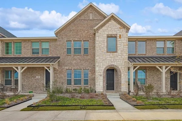 $2,500 | 517 Parkside Drive, Argyle, TX 76226