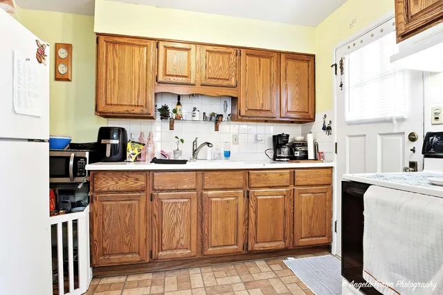 $236,700 | 1613-1615 North Avenue, Waukegan, IL 60085