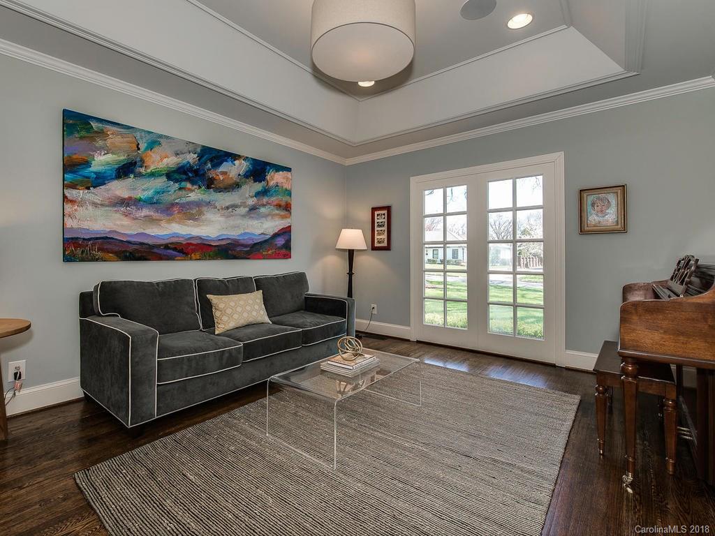 726 Colville Road Charlotte, NC 28207 - Photo 3 of 27 Gallery Image 3