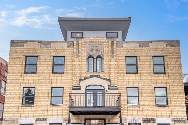 $3,145 | 4637 North Ashland Avenue, Unit 302, Chicago, IL 60640