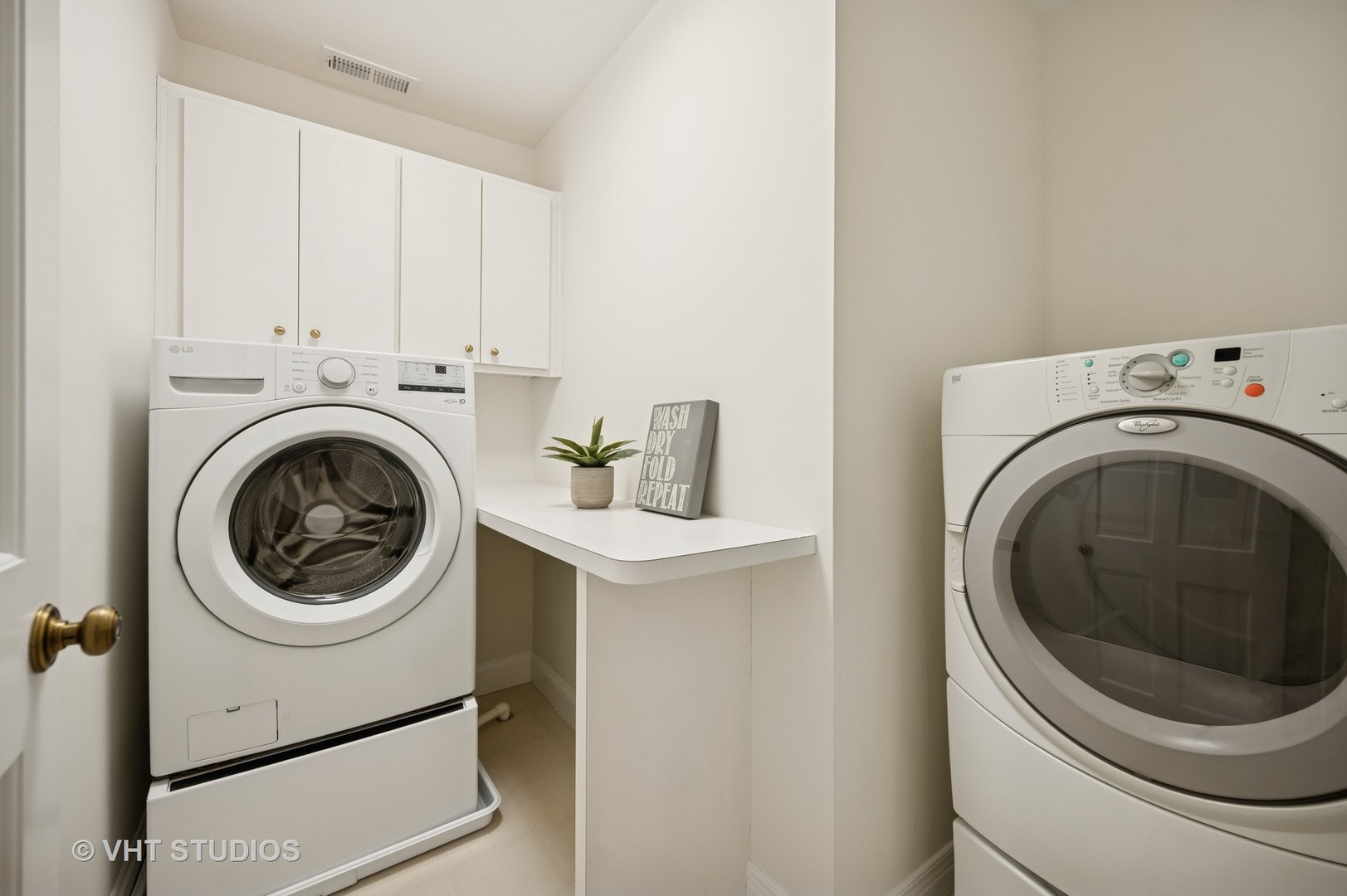 630 Juniper Road Glenview, IL 60025 - Photo 29 of 52 a utility room with sink dryer and washer