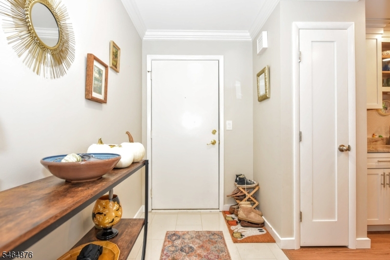 3221 Hilltop Road, Unit 3221 Mahwah, NJ 07430 - Photo 5 of 26 Gallery Image 5