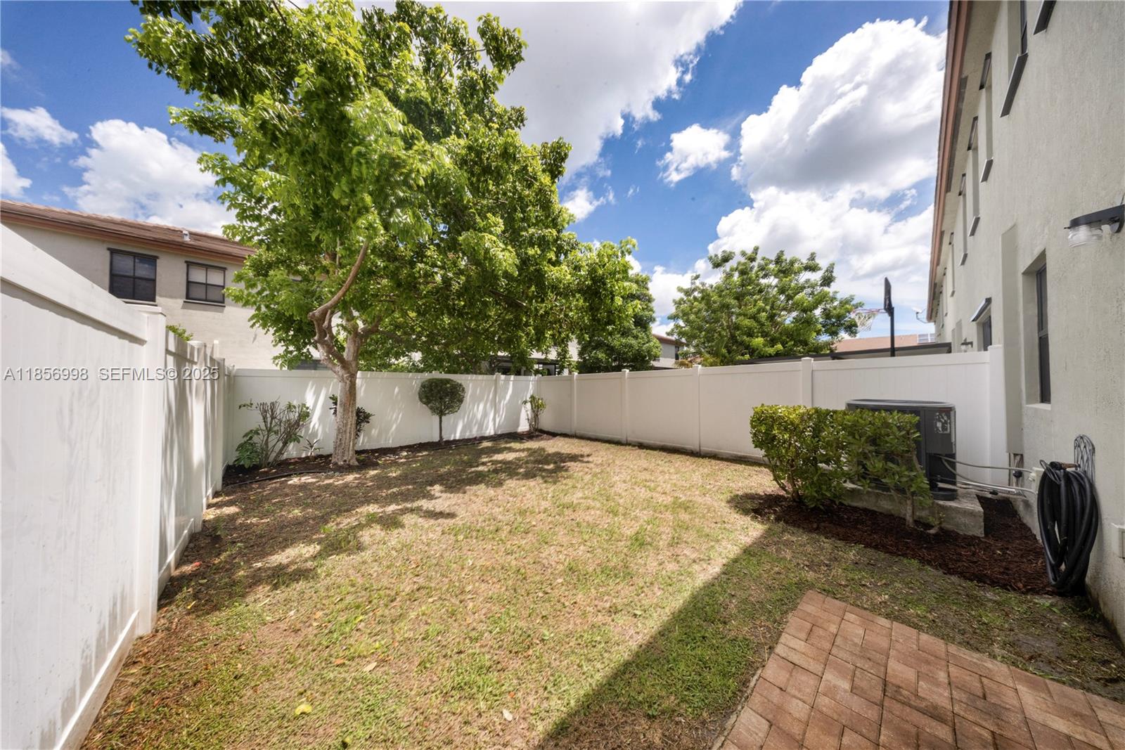 3433 West 104th Terrace Hialeah, FL 33018 - Photo 33 of 42