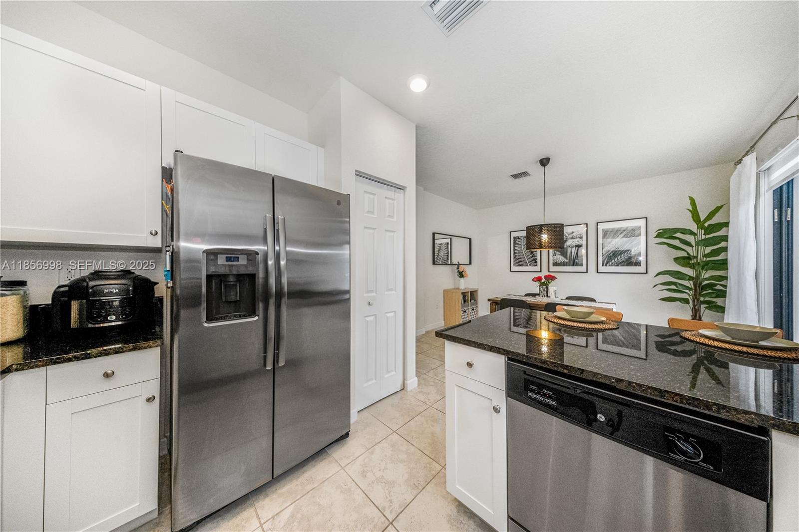 3433 West 104th Terrace Hialeah, FL 33018 - Photo 4 of 42