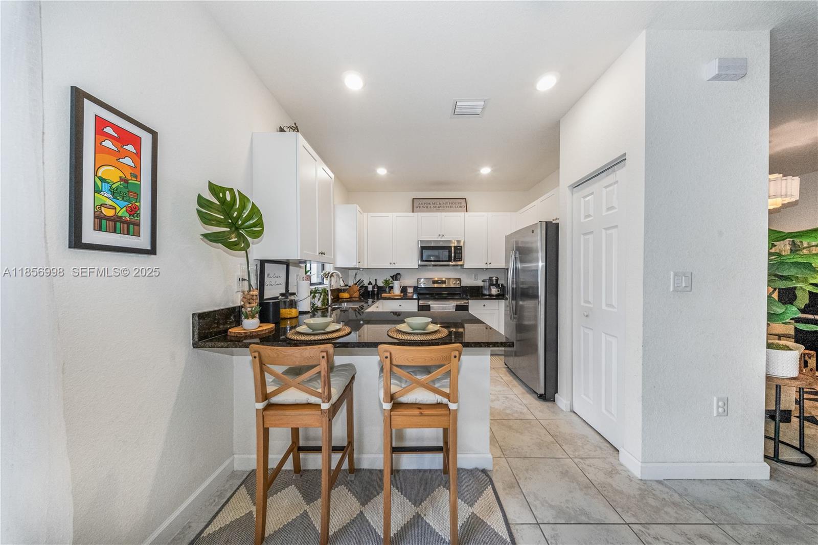 3433 West 104th Terrace Hialeah, FL 33018 - Photo 5 of 42