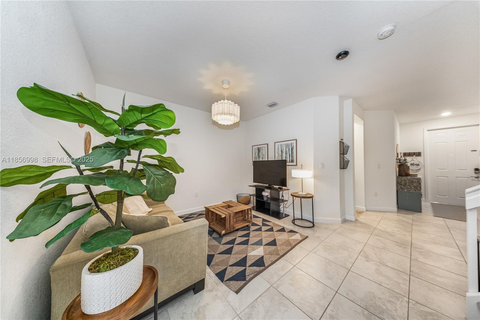 3433 West 104th Terrace Hialeah, FL 33018 - Photo 7 of 42