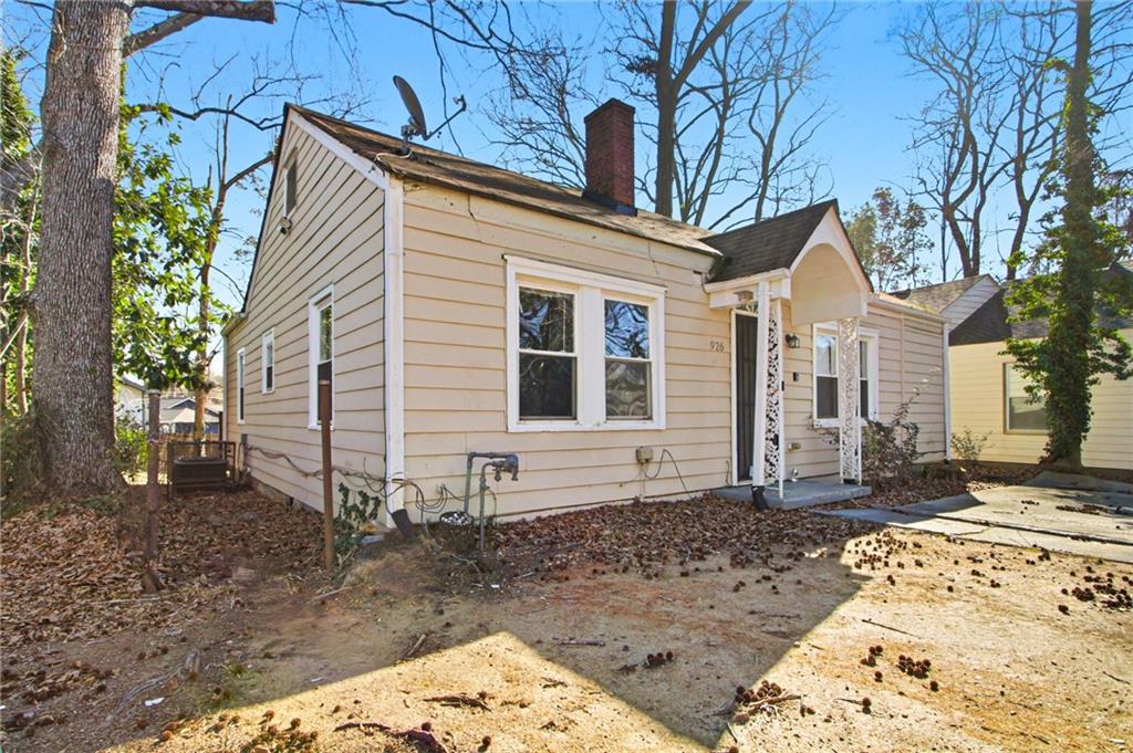 926 Lawton Street Southwest Atlanta, GA 30310 - Photo 2 of 27