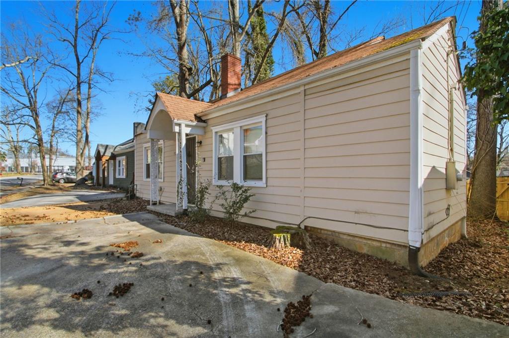 926 Lawton Street Southwest Atlanta, GA 30310 - Photo 3 of 27