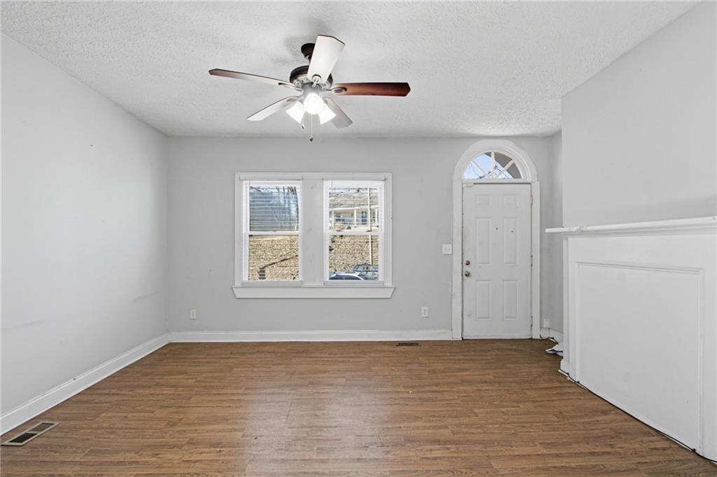 926 Lawton Street Southwest Atlanta, GA 30310 - Photo 9 of 27