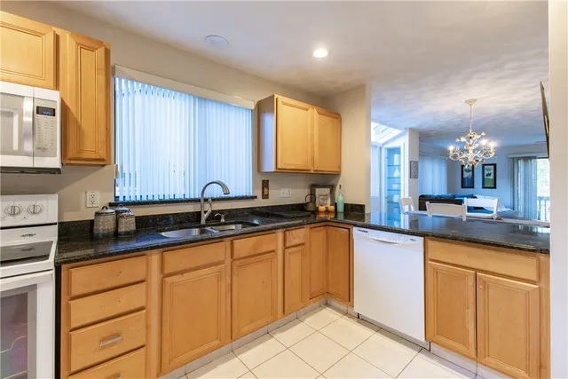 $395,000 | 5 Wake Robin Road, Unit 2901, Lincoln, RI 02865