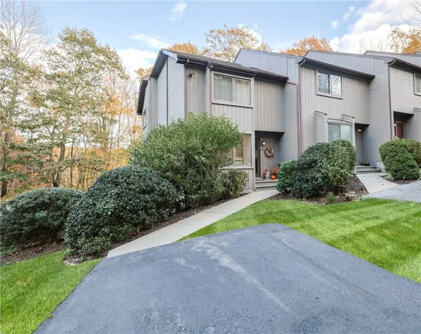 $395,000 | 5 Wake Robin Road, Unit 2901, Lincoln, RI 02865