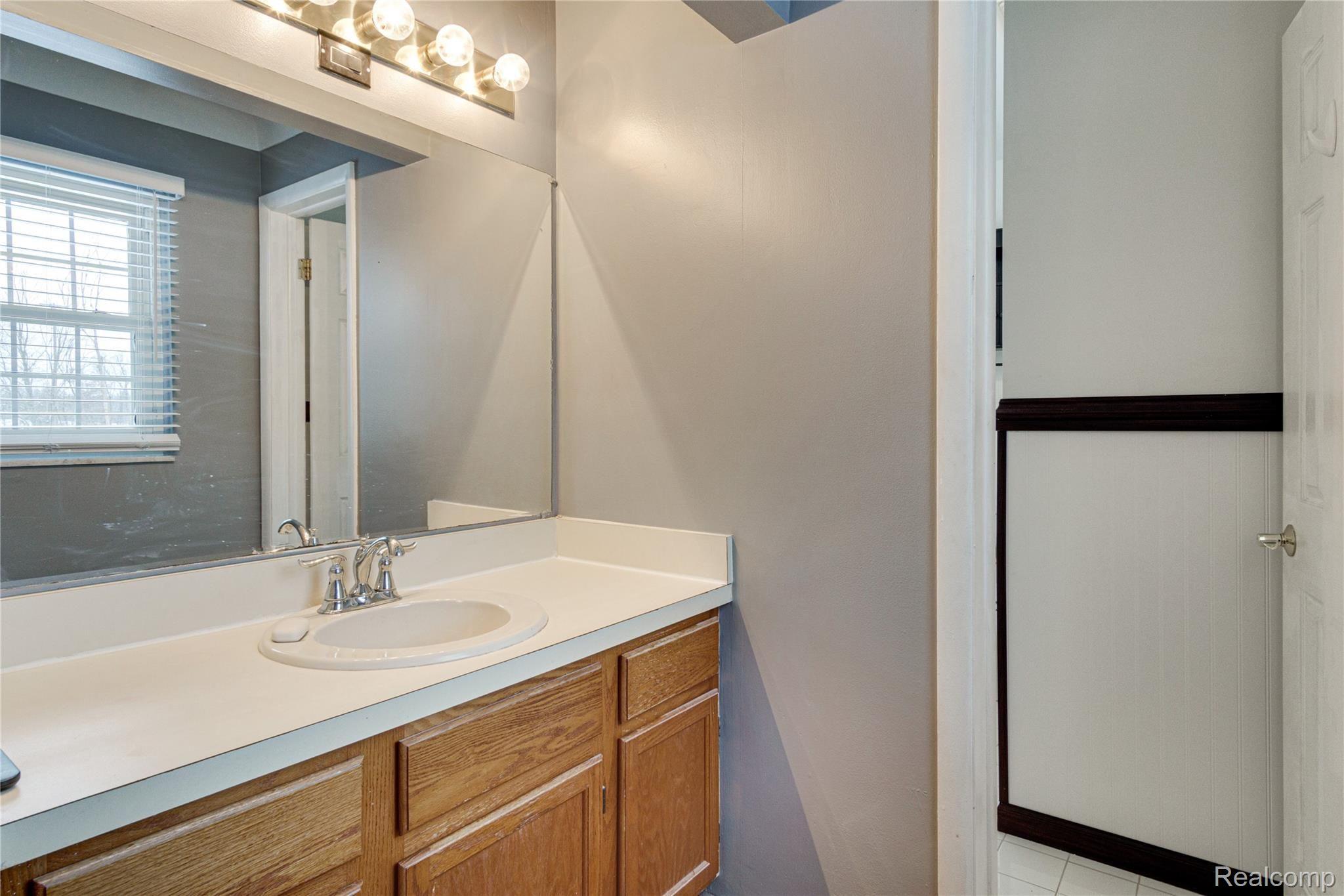 3434 Elliot Road Holly, MI 48442 - Photo 27 of 41 Interiors (39 of 48).jpg
