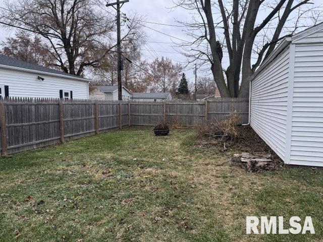 345 North 11th Avenue Canton, IL 61520 - Photo 8 of 19