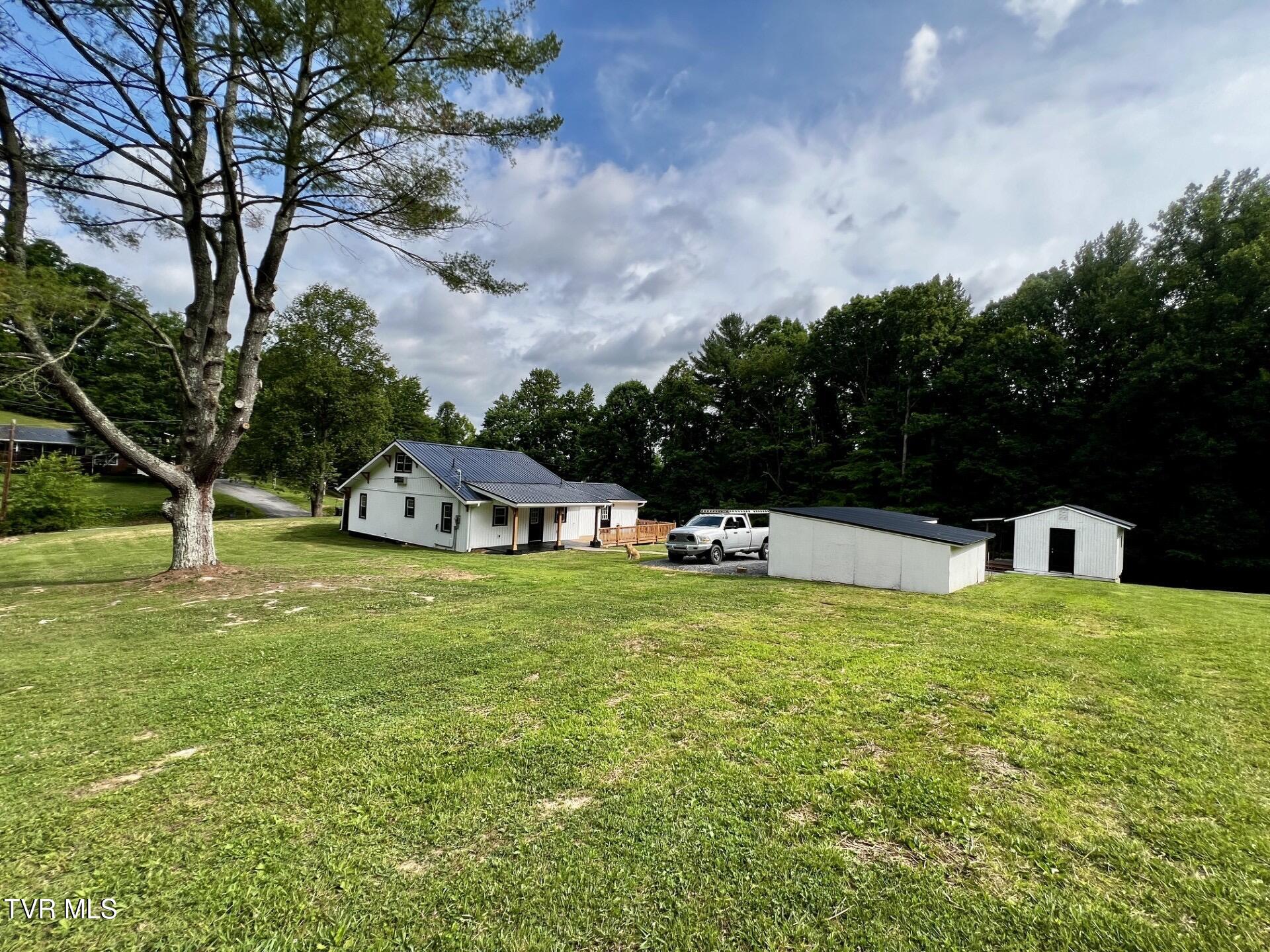 437 Turner Road Bluff City, TN 37618 - Photo 7 of 38 BCDEAB68-83DE-458B-9627-1DCD3850FCBD