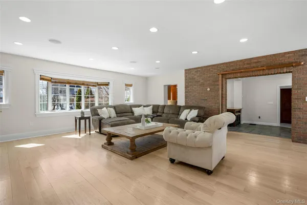 $1,395,000 | 103 Locust Avenue, Scarsdale, NY 10583