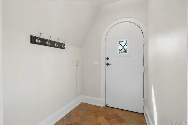 $1,395,000 | 103 Locust Avenue, Scarsdale, NY 10583