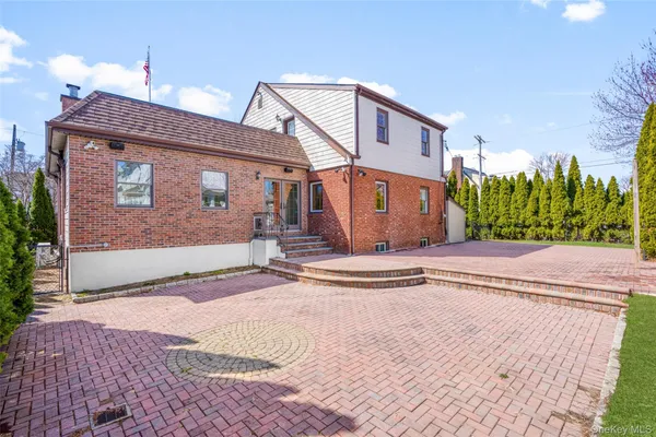 $1,395,000 | 103 Locust Avenue, Scarsdale, NY 10583