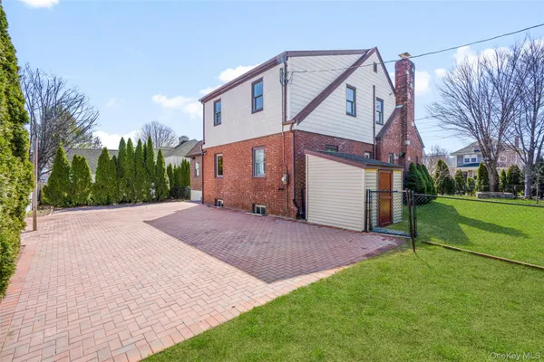$1,395,000 | 103 Locust Avenue, Scarsdale, NY 10583