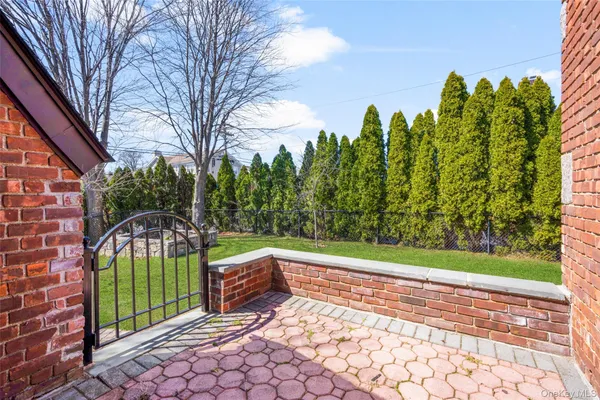 $1,395,000 | 103 Locust Avenue, Scarsdale, NY 10583