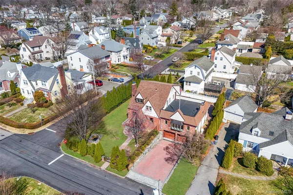 $1,395,000 | 103 Locust Avenue, Scarsdale, NY 10583