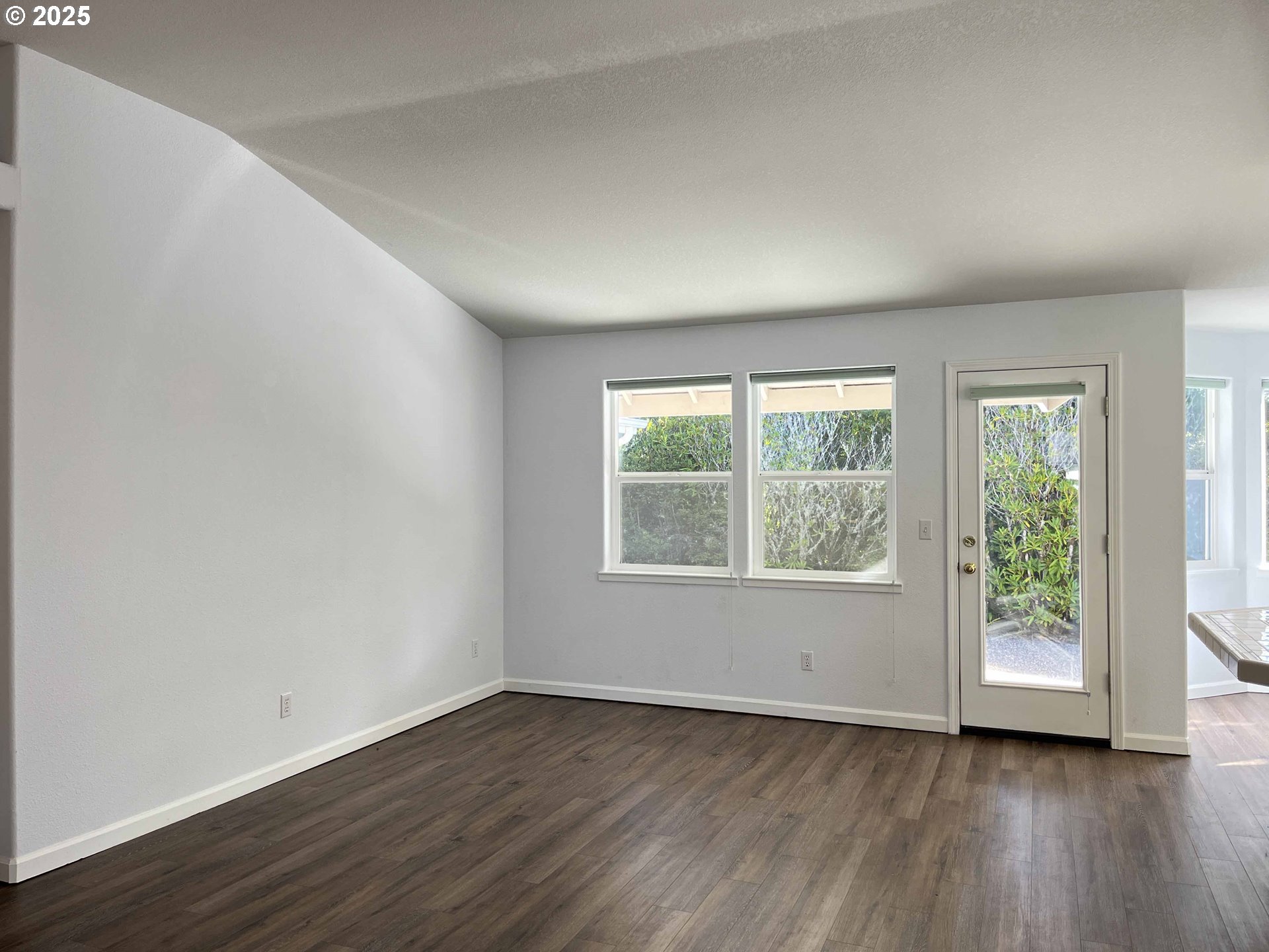 11 Mariners Lane Florence, OR 97439 - Photo 11 of 48