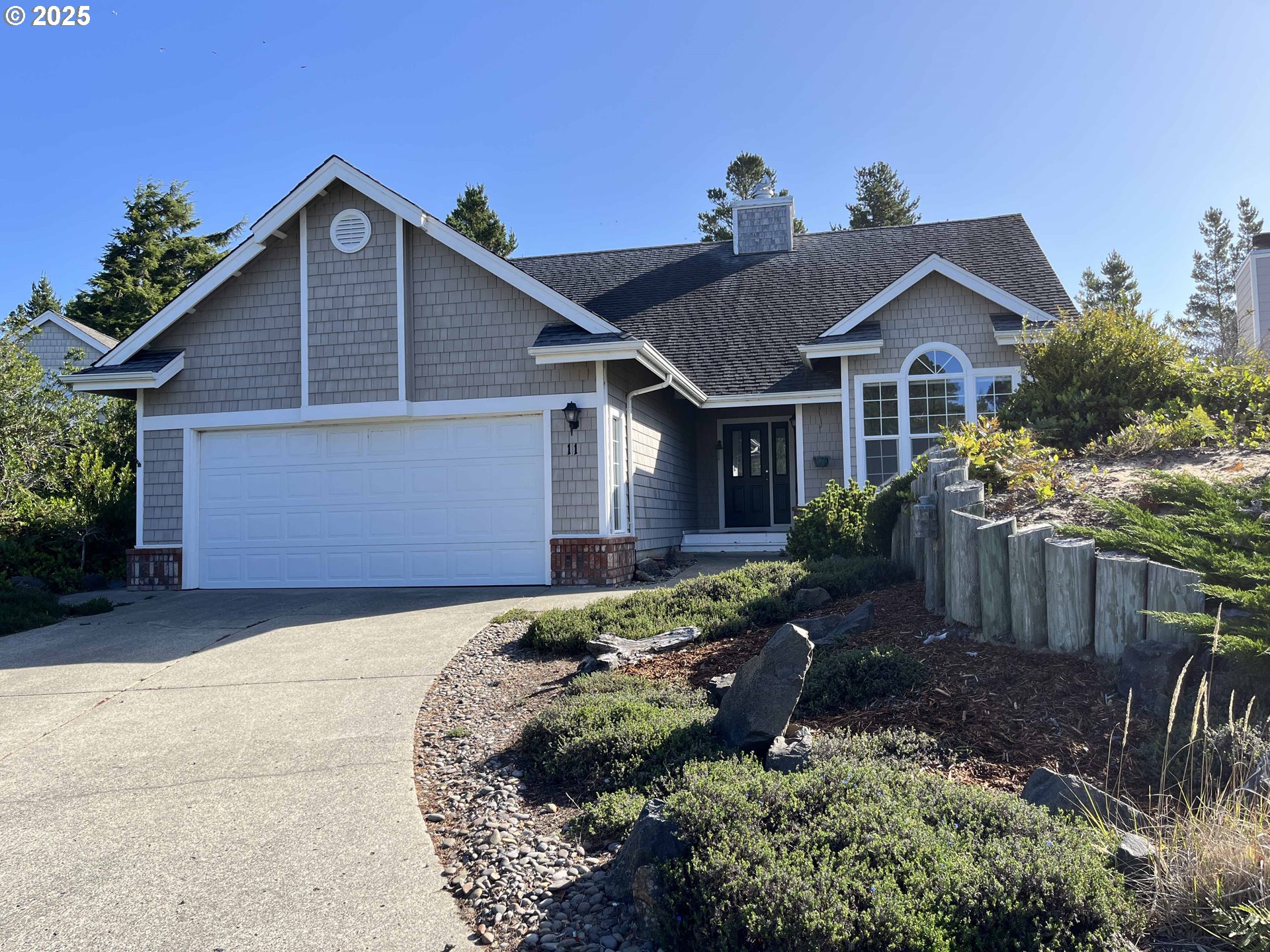11 Mariners Lane Florence, OR 97439 - Photo 3 of 48