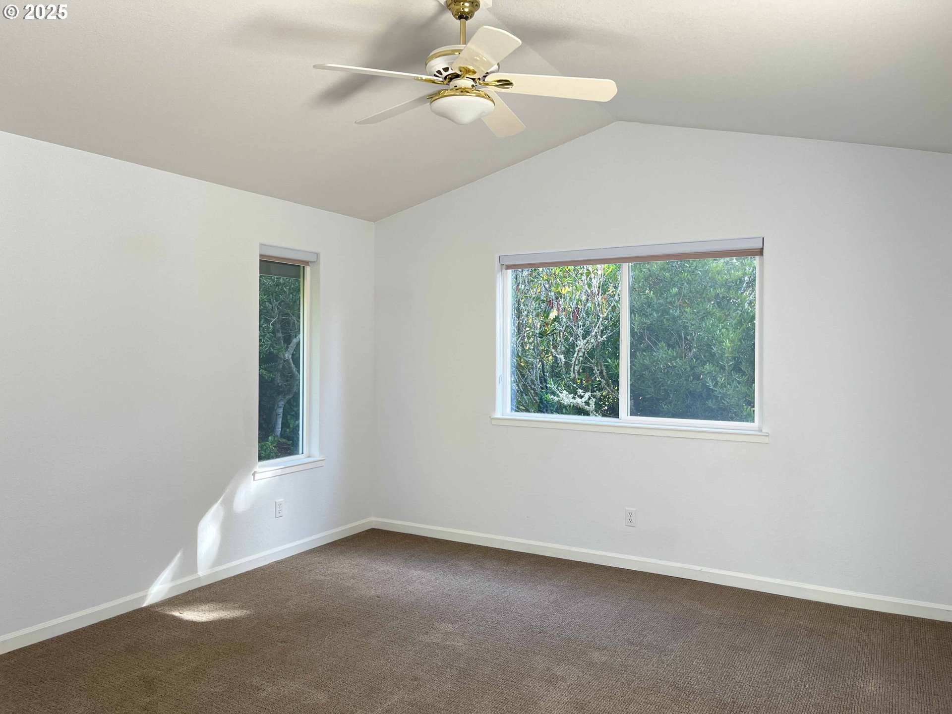 11 Mariners Lane Florence, OR 97439 - Photo 33 of 48