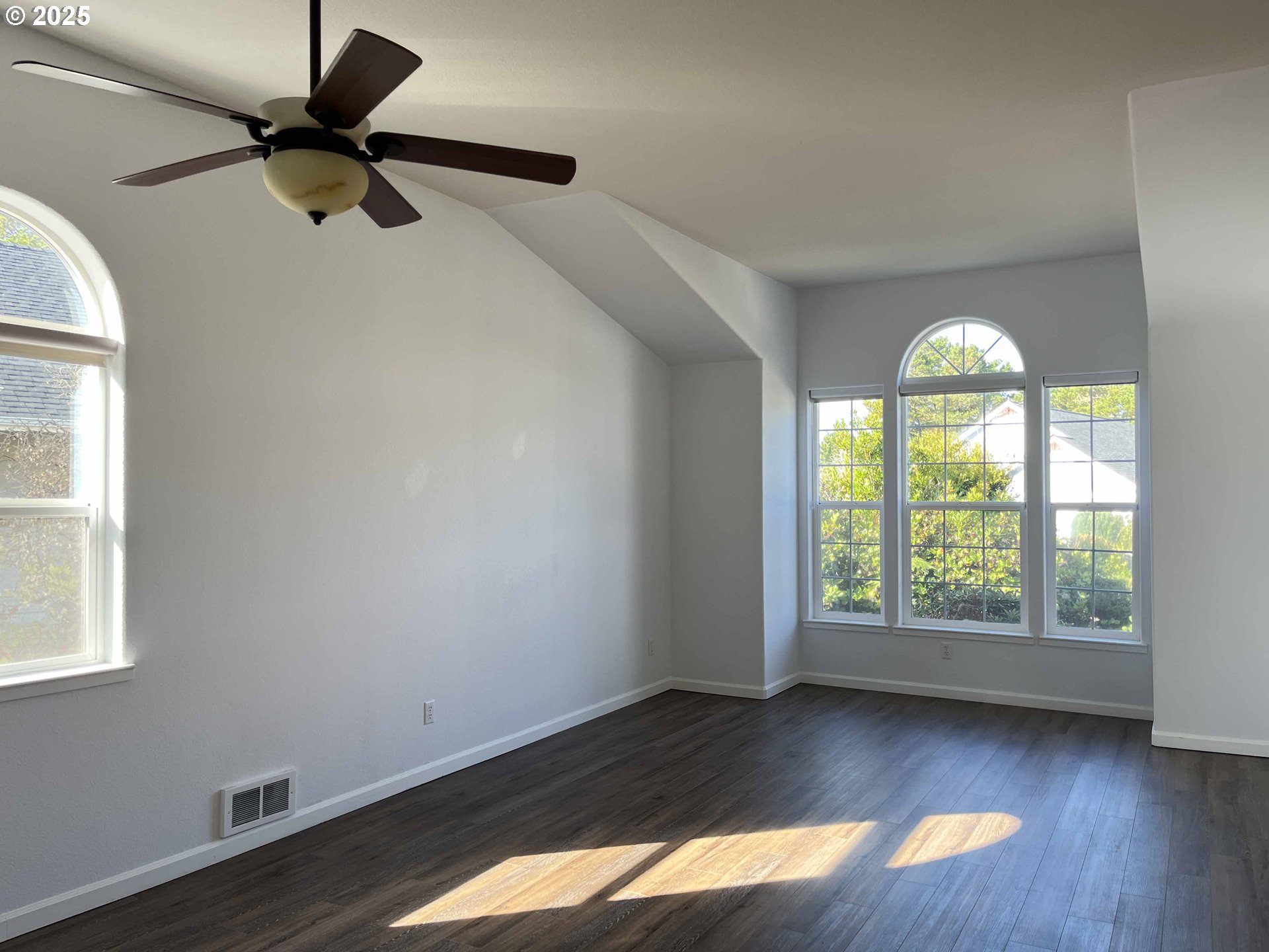 11 Mariners Lane Florence, OR 97439 - Photo 6 of 48