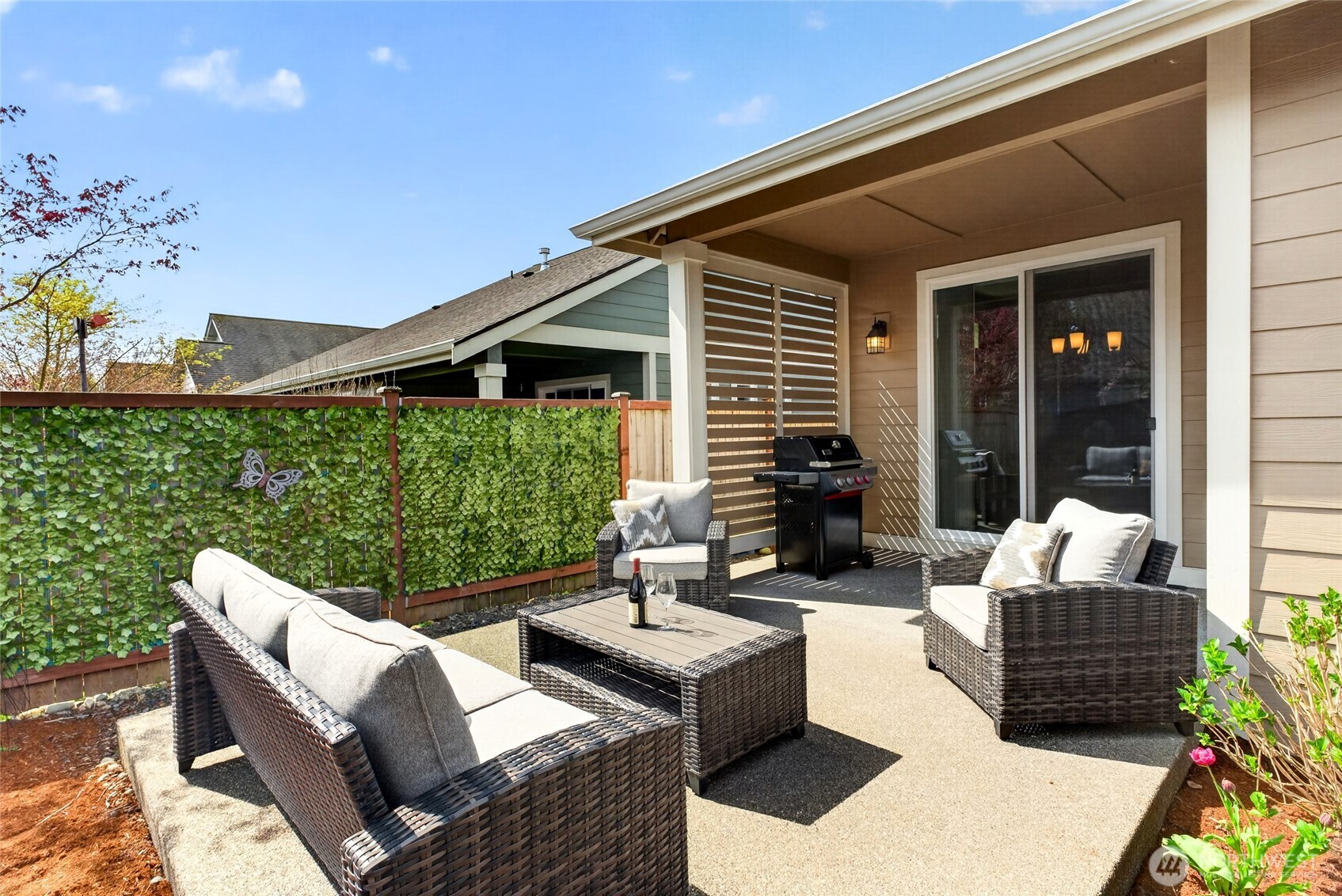 646 Mandee Street Southeast Lacey, WA 98513 - Photo 31 of 39 a outdoor living space with furniture and garden