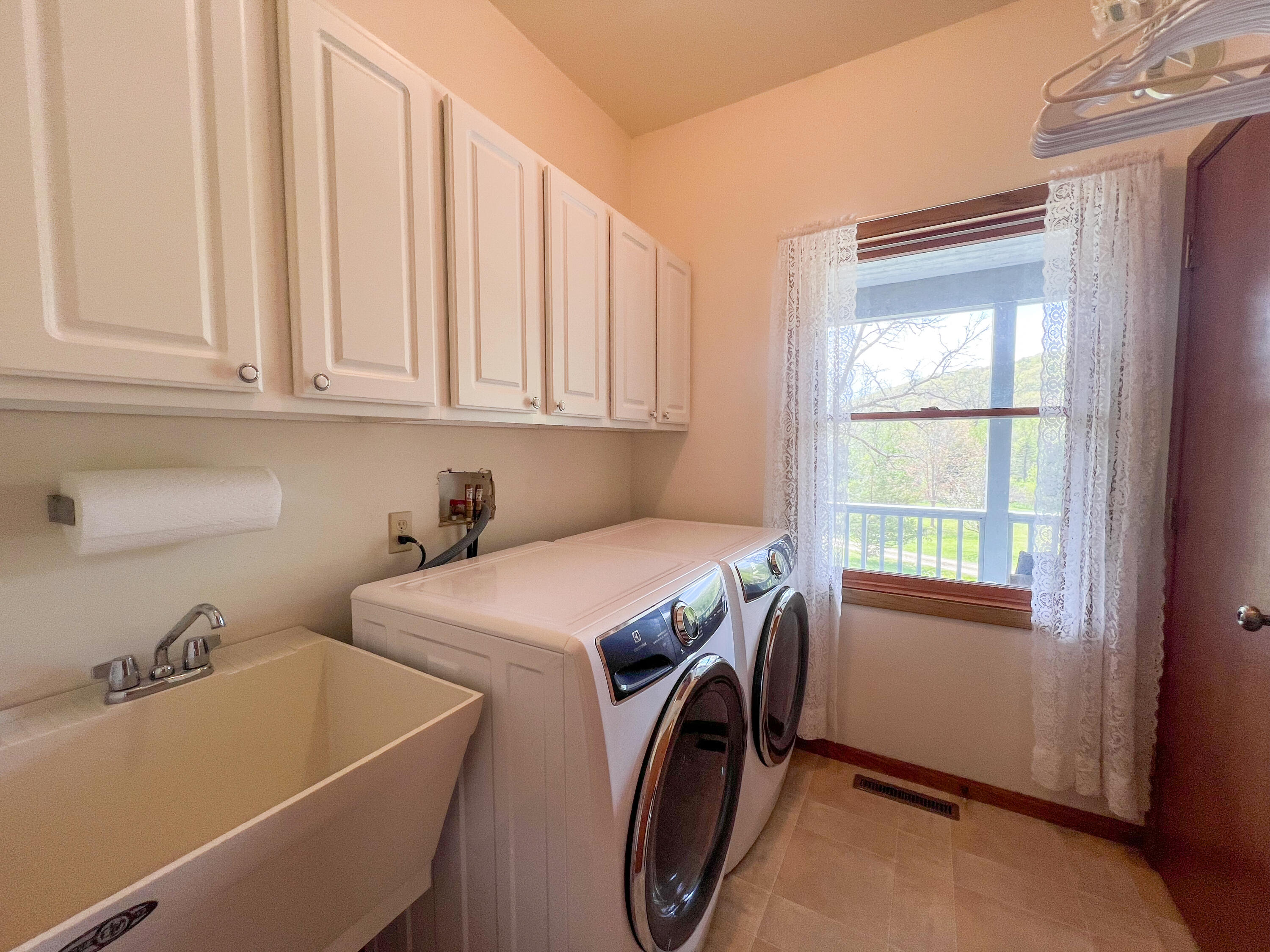 55276 3 Creeks Road Freeman, WI 54628 - Photo 27 of 57 Laundry Room